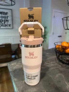 NWT Stanley Pink Flip Straw Tumbler